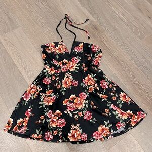 Entro floral halter dress w/attached shorts. Size:M. Gently Used.